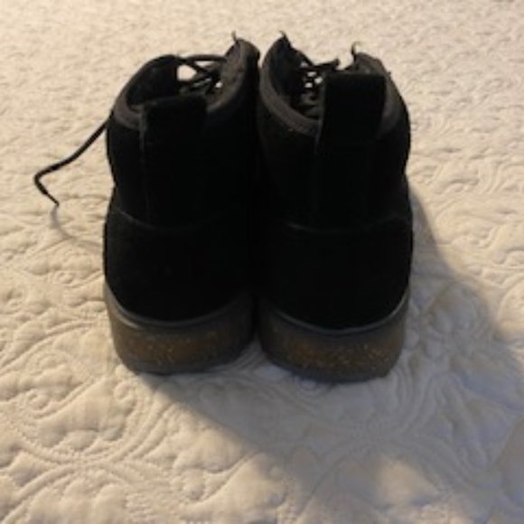Women's Earth Elements Black Suede Faux Fur Lined Booties Size 10 - Picture 3 of 7
